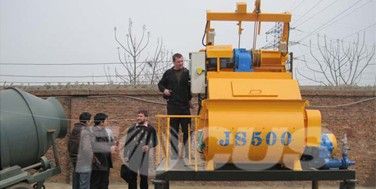 Russian clients are inspecting our concrete mixers